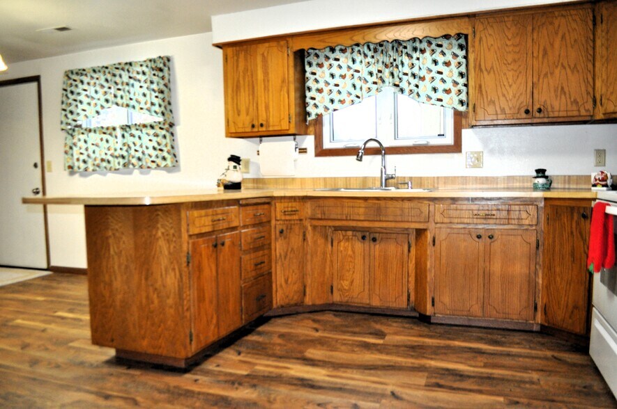 More Photos Of 1300 Crestfield Ave, Bismarck Apartments For Sale