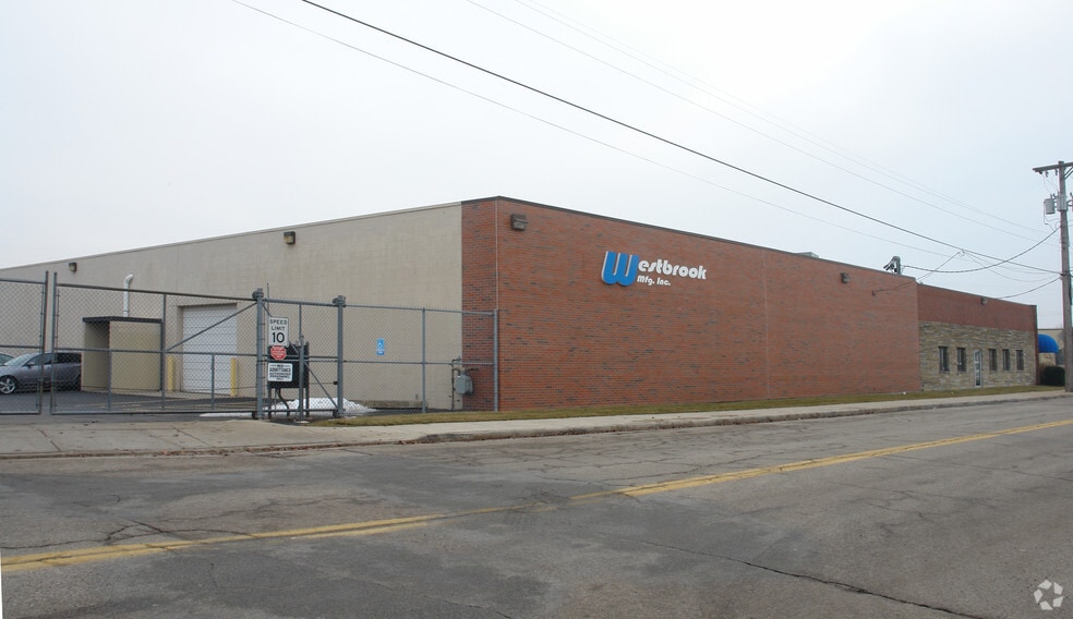 More Photos Of 600 N Irwin St, Dayton Manufacturing For Lease