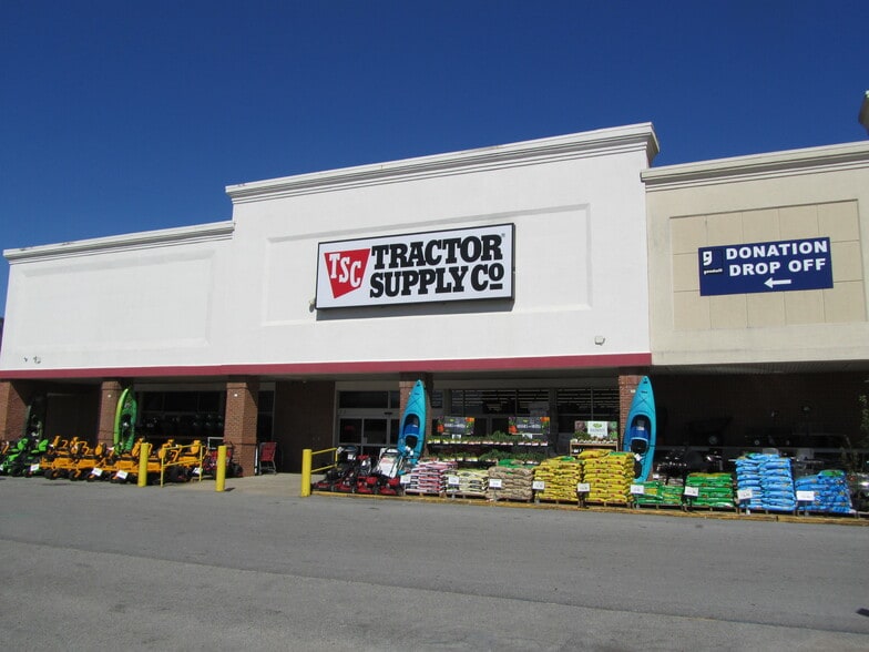 More Photos Of 12112-12130 Old 63 S, Lucedale General Retail For Lease
