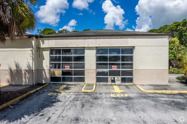 More Photos Of 14993 N Cleveland Ave, North Fort Myers Convenience Store For Sale