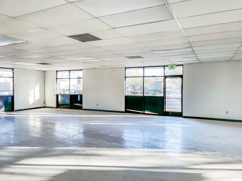 More Photos Of 1975 W Texas St, Fairfield Freestanding For Lease