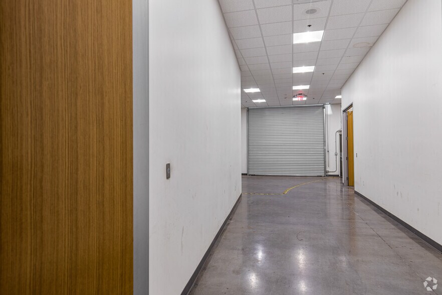 More Photos Of 5475 S Decatur Blvd, Las Vegas Research And Development For Lease