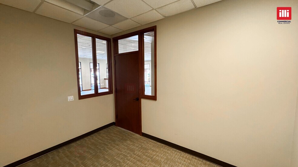 More Photos Of 1727 E Daily Dr, Camarillo Freestanding For Lease