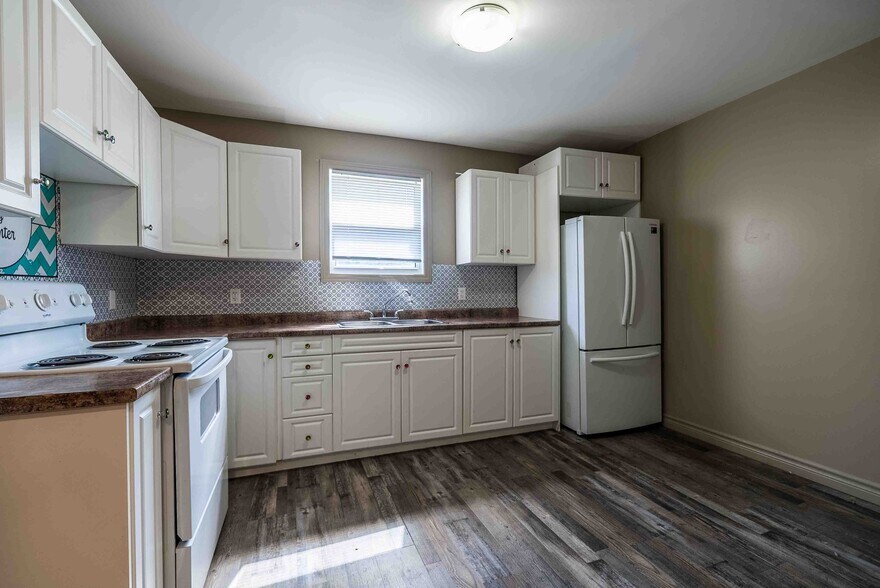 More Photos Of 396-400 Melvin Ave, Sudbury Apartments For Sale