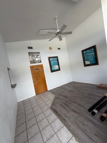 More Photos Of 19204 NW US Highway 441, High Springs Office For Lease
