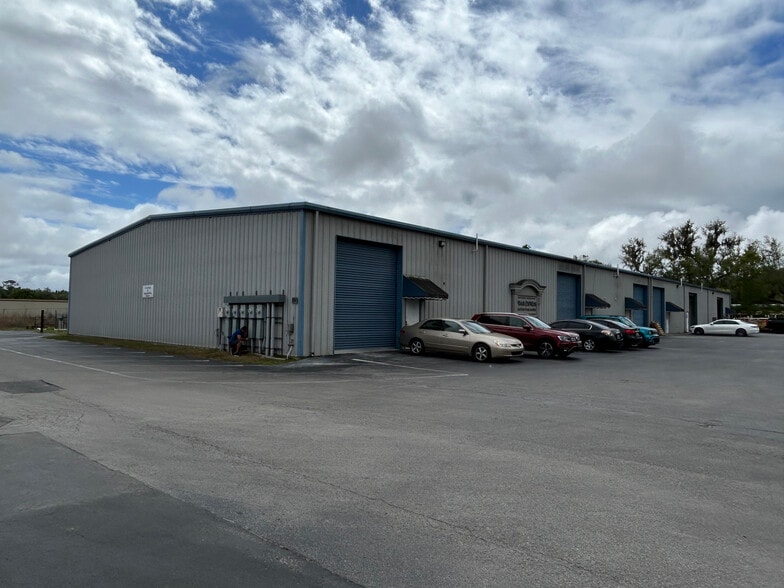 More Photos Of 3384 NE 34th ave, Wildwood Unknown For Lease