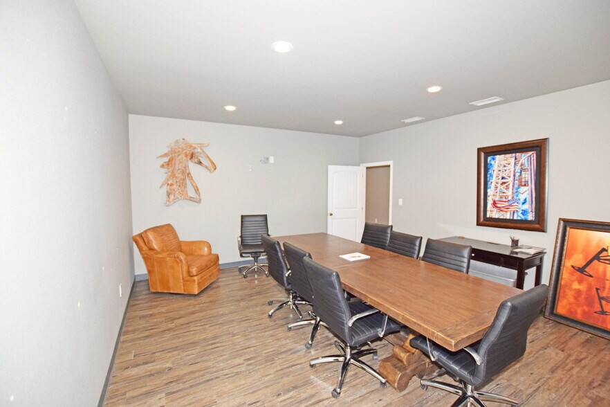 More Photos Of 10503 W County Rd 72, Midland Warehouse For Lease