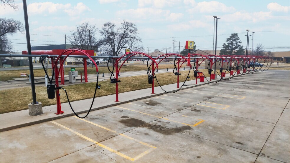 More Photos Of 700 N Webb Rd, Wichita Carwash For Sale