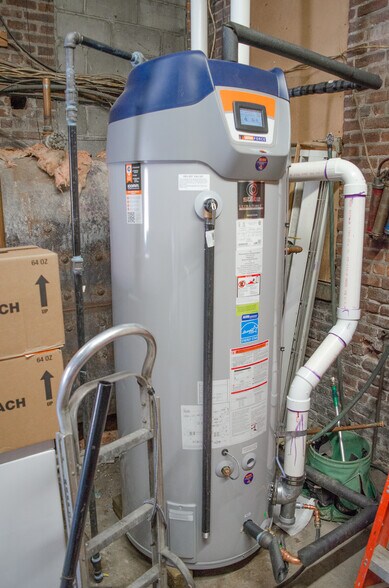 More Photos Of 9 E Oreilly St, Kingston Freestanding For Sale