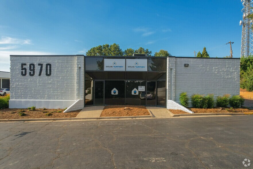 More Photos Of 5990 Unity Dr, Norcross Light Distribution For Lease