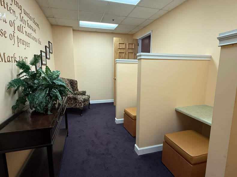 More Photos Of 4020 Capital Blvd, Raleigh General Retail For Lease