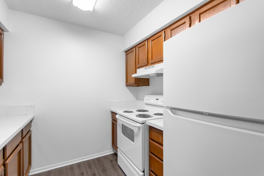 More Photos Of 1810 Bishop Rd, Bryant Apartments For Sale