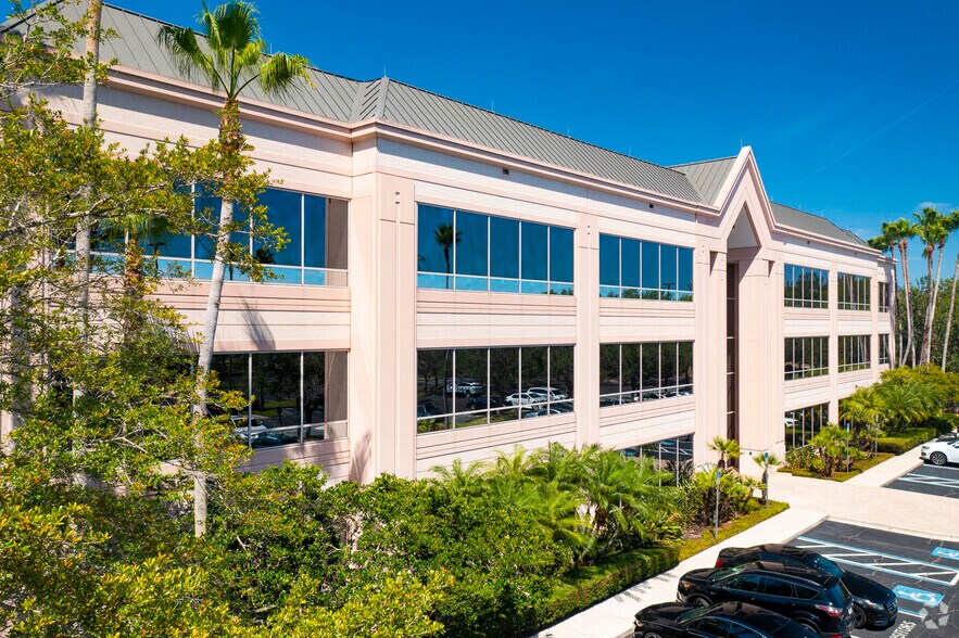 More Photos Of 301 N Cattlemen Rd, Sarasota Office For Lease