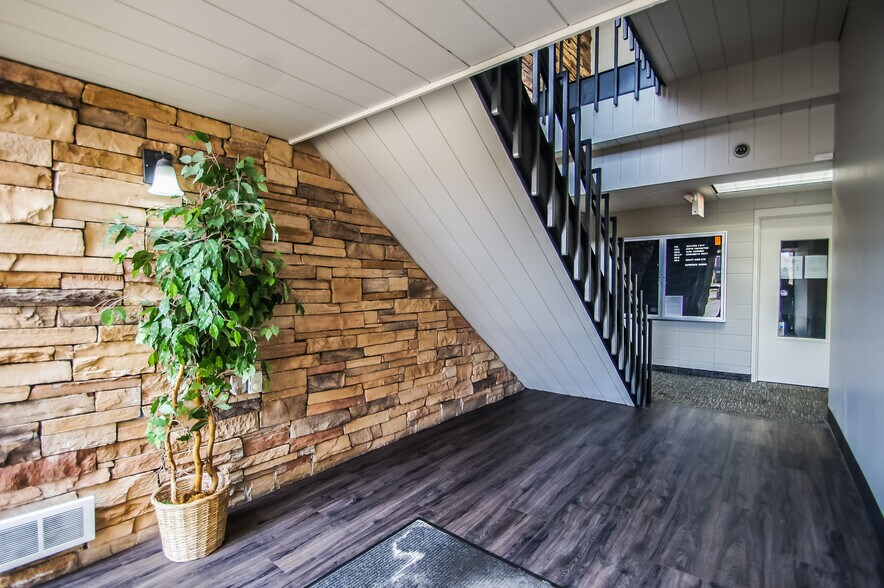 More Photos Of 2738 Winnetka Ave N, New Hope Medical For Lease