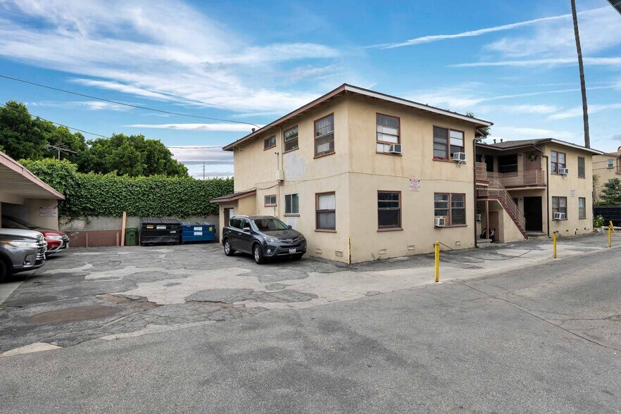 More Photos Of 7224 Hazeltine Ave, Van Nuys Apartments For Sale