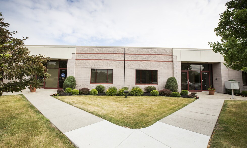 More Photos Of 4950 Genesee St, Cheektowaga Light Manufacturing For Lease