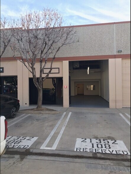 More Photos Of 21352 Nordhoff St, Chatsworth Light Manufacturing For Sale
