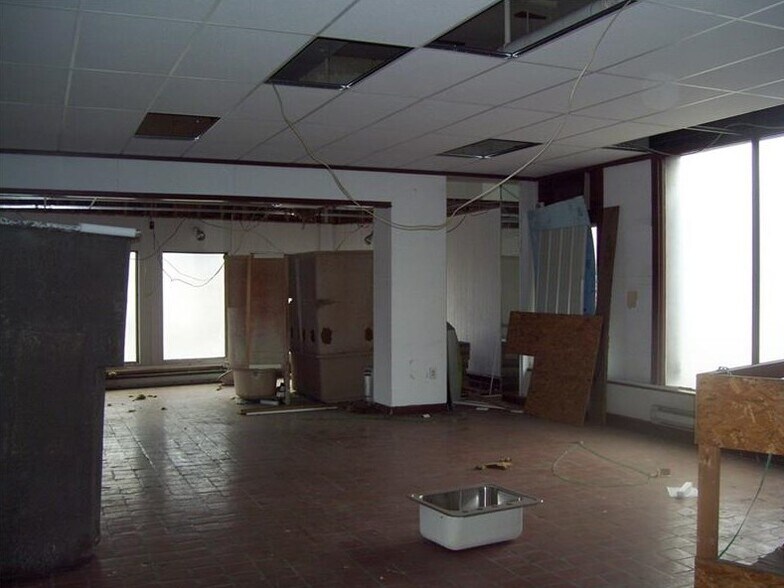 More Photos Of 258 E Fayette St, Uniontown General Retail For Sale