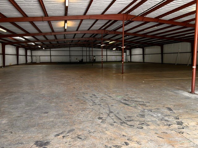 More Photos Of 21845 Hwy 57, Moscow Warehouse For Lease