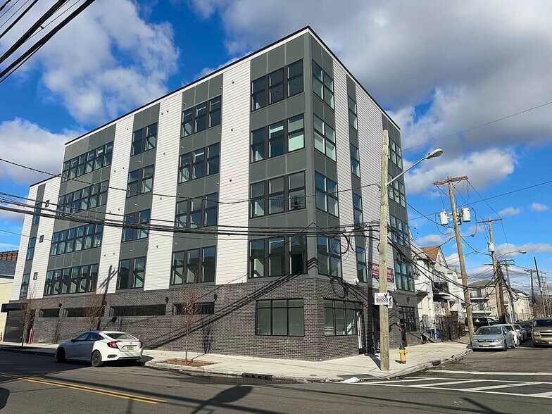 More Photos Of 168 Emmet St, Newark Apartments For Sale