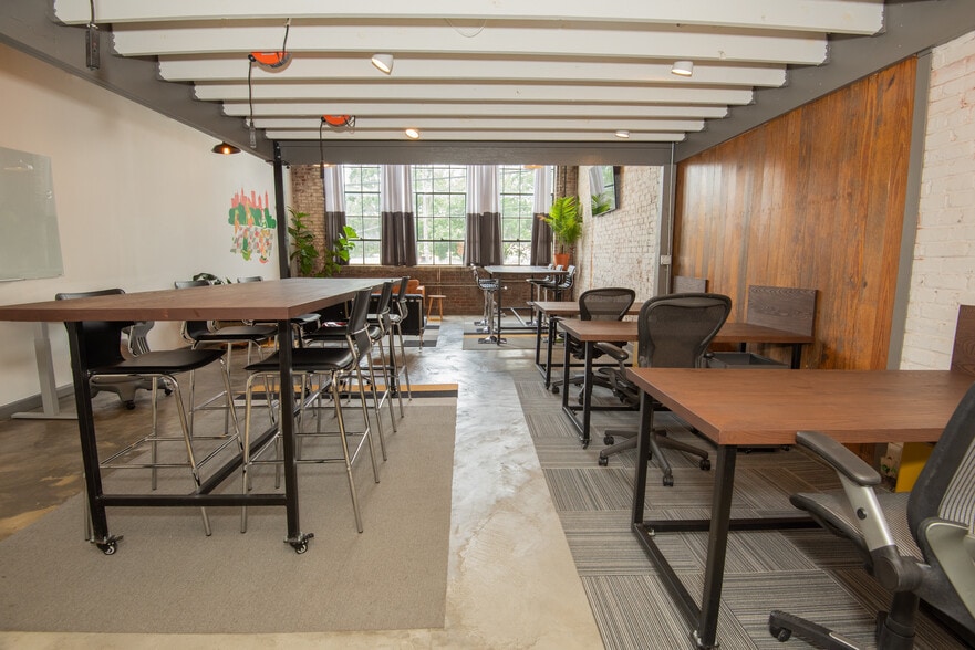 More Photos Of 887 W Marietta St NW, Atlanta Loft Creative Space For Lease