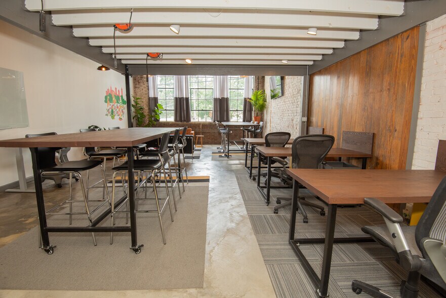 More Photos Of 887 W Marietta St NW, Atlanta Loft Creative Space For Lease
