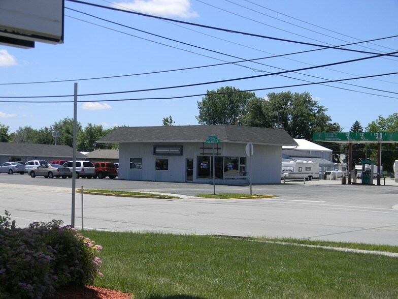 Primary Photo Of 1450 N Meridian St, Portland Freestanding For Sale