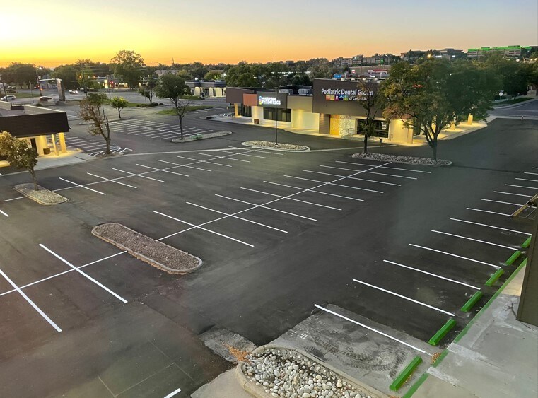More Photos Of 3333 S Wadsworth Blvd, Lakewood Unknown For Lease