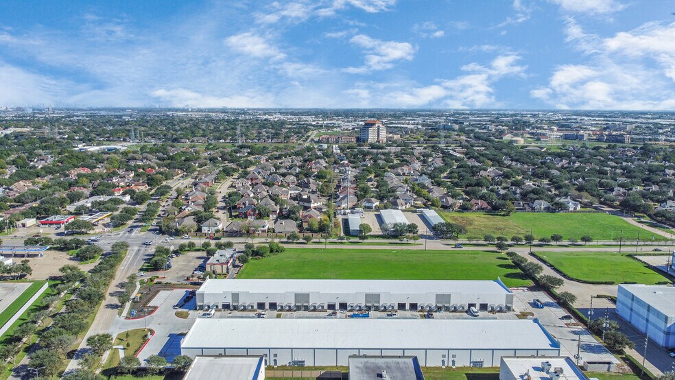 More Photos Of 12425 W Airport Blvd, Sugar Land Flex For Sale