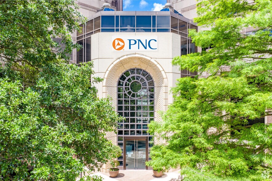 More Photos Of 112 E Pecan St, San Antonio Office For Lease