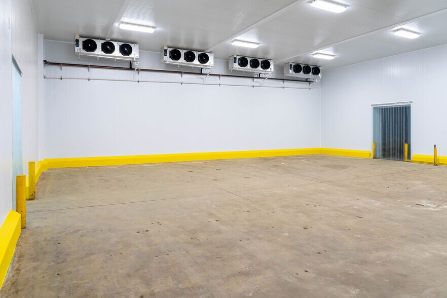 More Photos Of 1400 E Olympic Blvd, Los Angeles Distribution For Lease