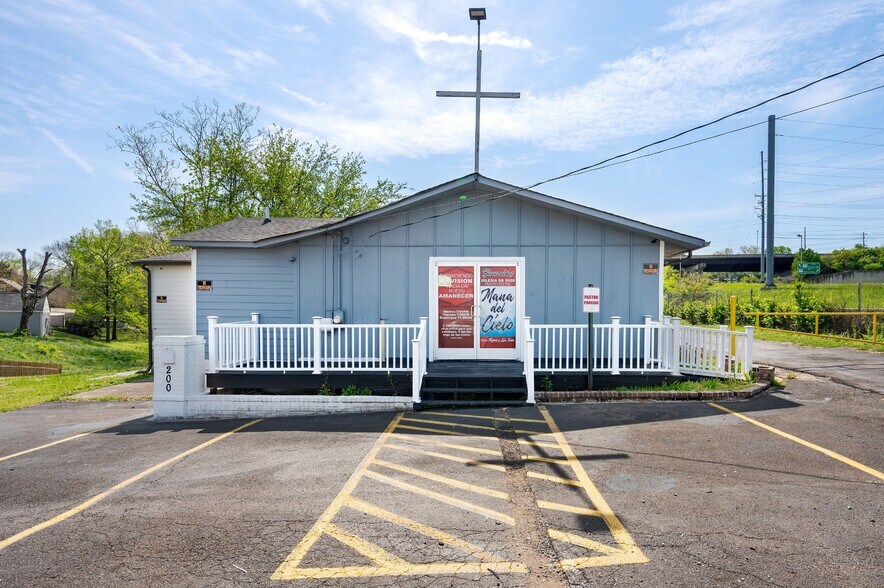 Primary Photo Of 200 Jupiter Dr, Nashville Flex For Sale