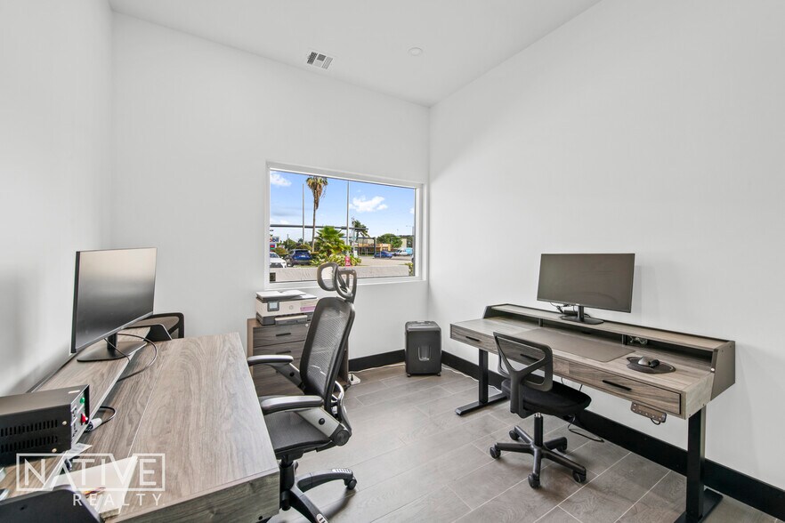 More Photos Of 11 W State Road 84, Fort Lauderdale Office For Sale