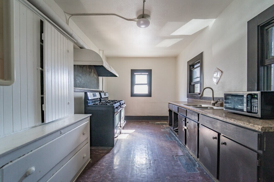 More Photos Of 1468 1st Ave, San Diego Apartments For Sale