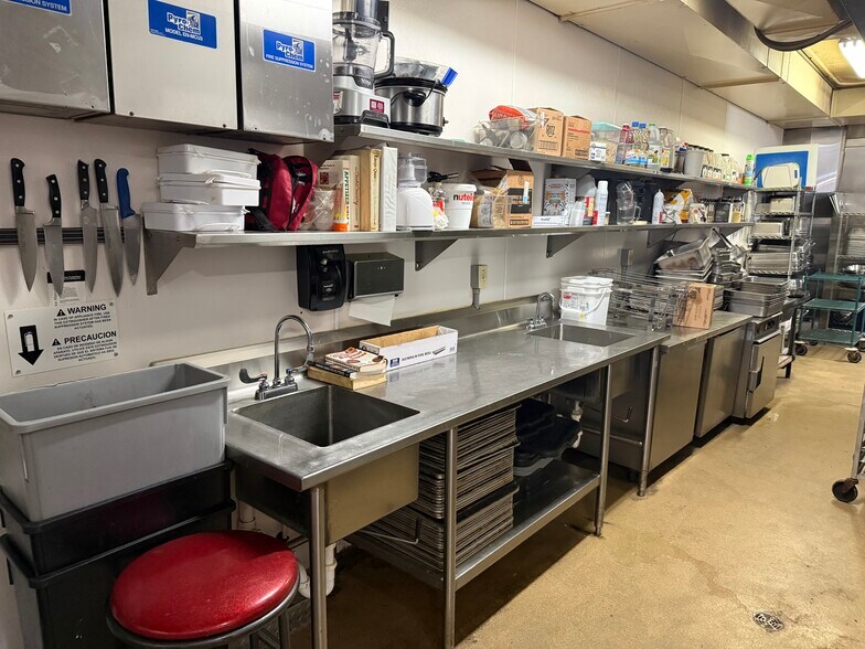 More Photos Of 1025 N Sherman Ave, Madison General Retail For Sale