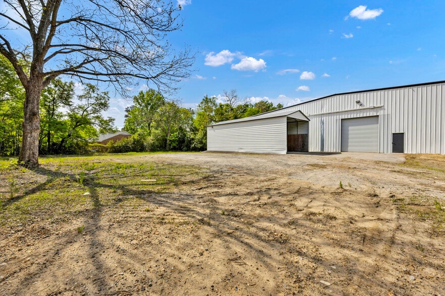 More Photos Of 1627 Columbia College Dr, Columbia Warehouse For Lease