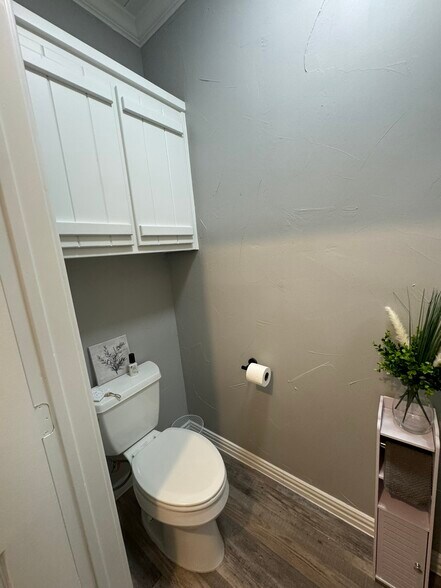 More Photos Of 932 E Highway 199, Springtown Office For Lease