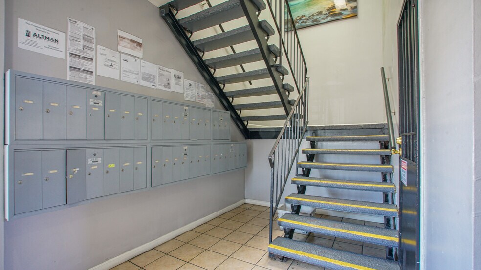 More Photos Of 4905 W Adams Blvd, Los Angeles Apartments For Sale