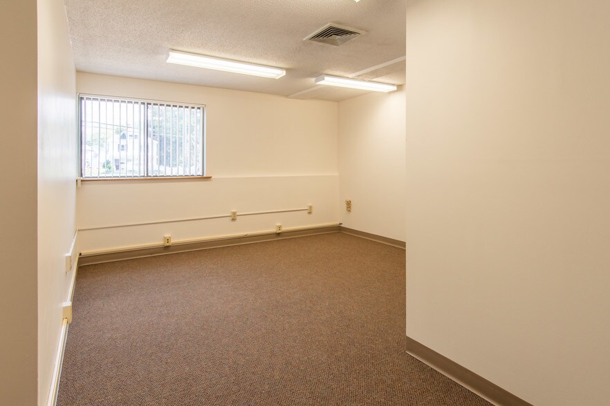 More Photos Of 155 Main Dunstable Rd, Nashua Medical For Lease