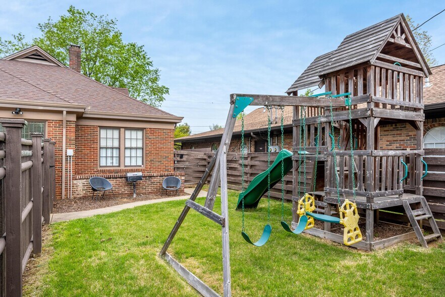 More Photos Of 2120 N Ocoee St, Cleveland Apartments For Sale