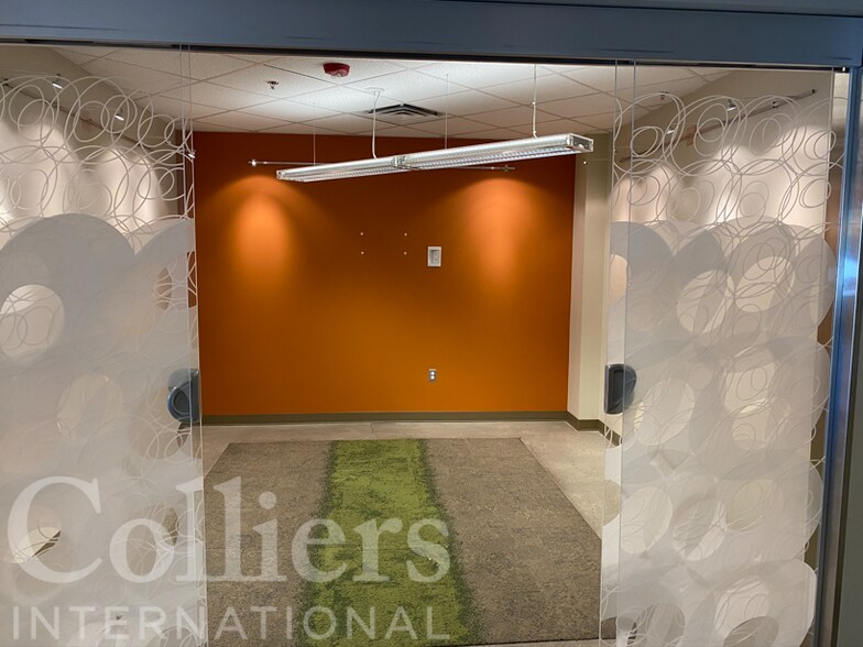More Photos Of 420 W Main St, Boise Office For Sale