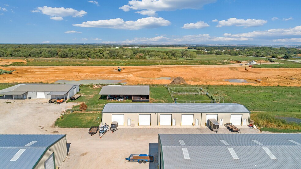 More Photos Of 9053 Ike Byrom Rd, Aubrey Warehouse For Lease