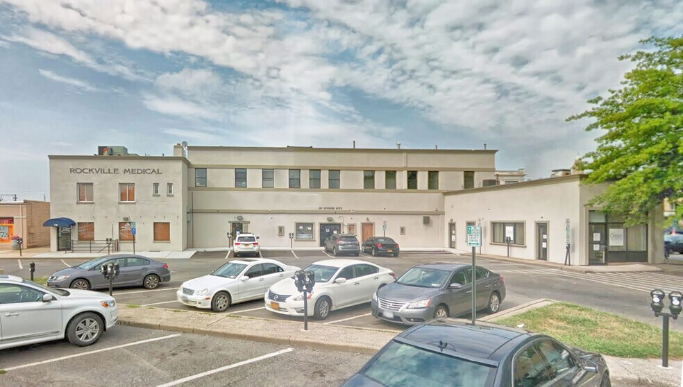 Primary Photo Of 178 Sunrise Hwy, Rockville Centre Medical For Lease