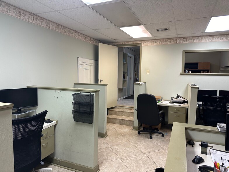 More Photos Of 1405 Moss St, Lafayette Office For Sale