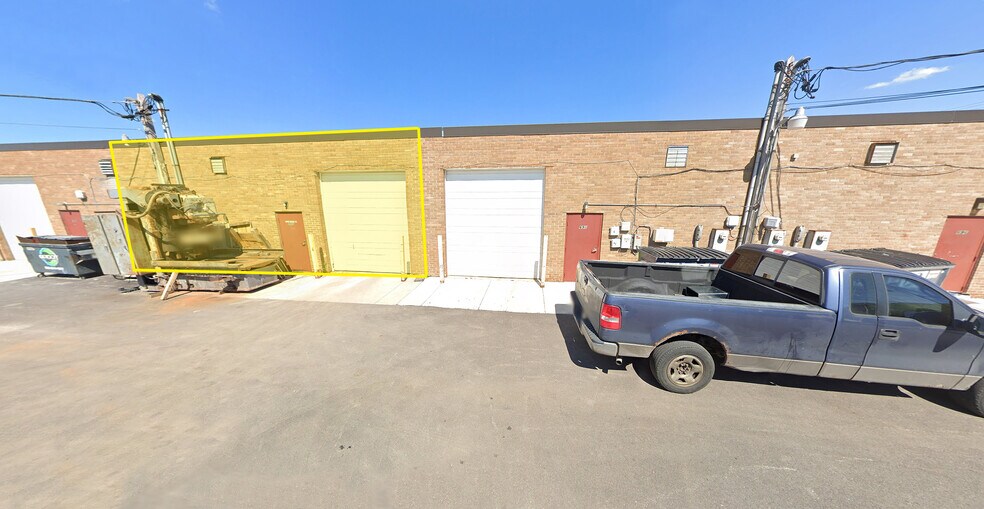 More Photos Of 694-704 N Larch Ave, Elmhurst Warehouse For Lease