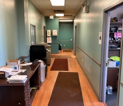 More Photos Of 101 Talbot Ave, Holmes Warehouse For Lease