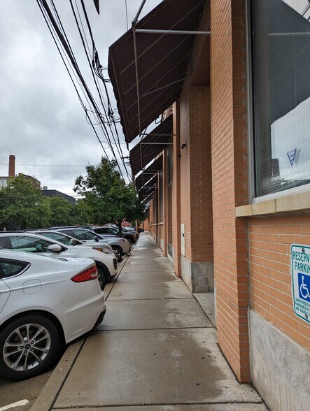 More Photos Of 1731-1749 N Elston Ave, Chicago General Retail For Lease