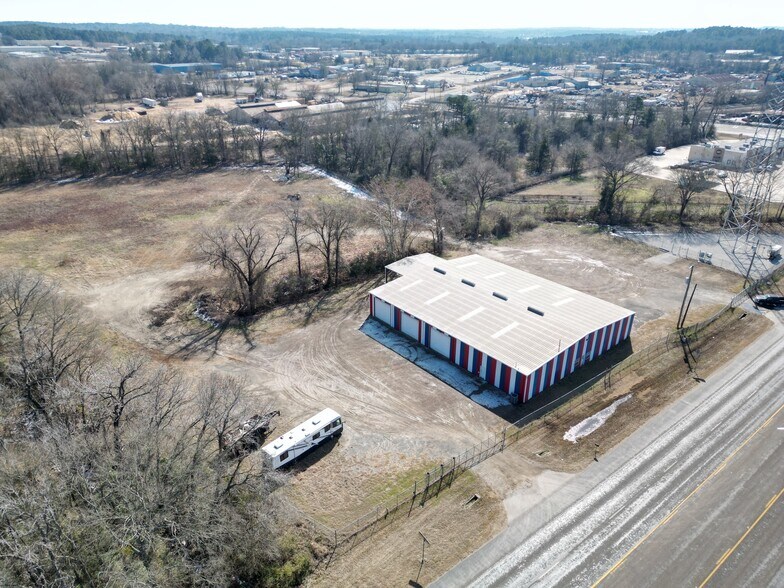 More Photos Of 5152 US Highway 271, Tyler Showroom For Sale