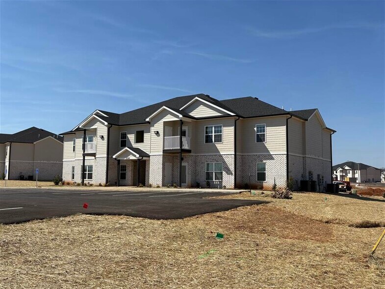 More Photos Of 5150 Bakers Spring St, Bowling Green Apartments For Sale