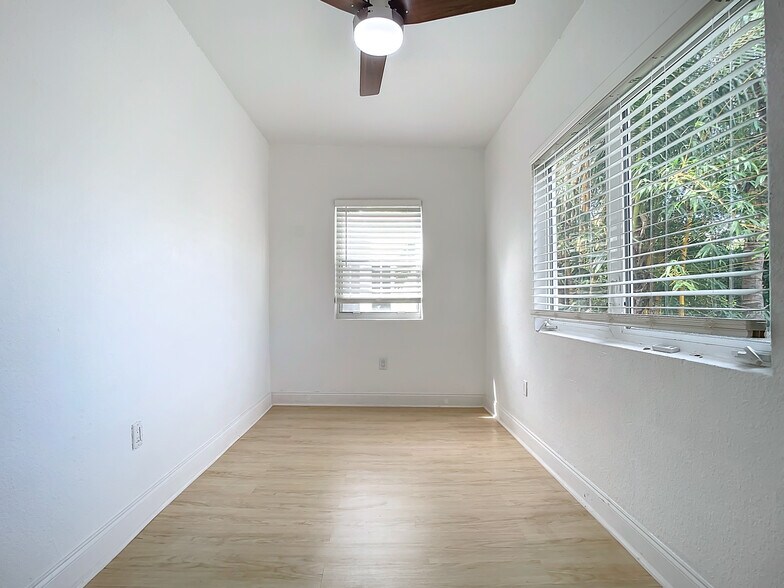 More Photos Of 518 Biscayne Dr, West Palm Beach Apartments For Sale